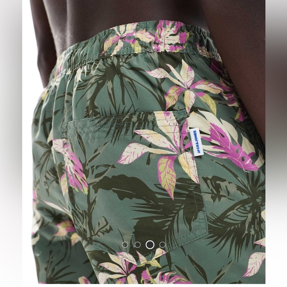 Jack & Jones Swim Shorts with Floral Print in Green - Picture 6 of 6
